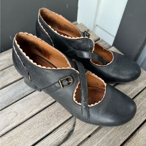 Miz Mooz Francine leather Mary Jane shoe in black size 9
